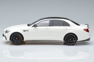 Mercedes AMG E63 S W213 Weiß GT Spirit 1:18 B66965711 Resin — Bild 3 von 6