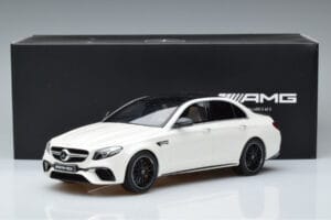 Mercedes AMG E63 S W213 Weiß GT Spirit 1:18 B66965711 Resin — Bild 6 von 6