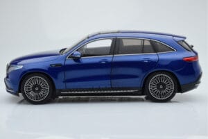 Mercedes EQC 400 Brilliant Blau NZG 1:18 B66963757 Druckguss — Bild 4 von 8