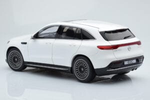 Mercedes EQC 400 Diamond Weiß NZG 1:18 B66963756 Druckguss — Bild 7 von 8