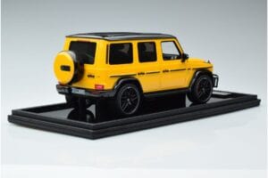 Mercedes AMG G63 W463 Gelb MotorHelix 1:18 MH018-Y Resin — Bild 2 von 7