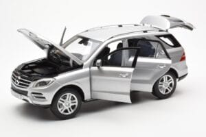 Mercedes M-Class W166 Iridium Silber Metallic Minichamps 1:18 B66960064 Druckguss — Bild 2 von 8