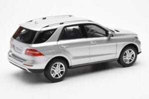 Mercedes M-Class W166 Iridium Silber Metallic Minichamps 1:18 B66960064 Druckguss — Bild 3 von 8