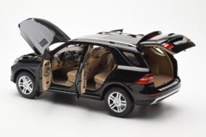 Mercedes M-Class W166 Obsidian Schwarz Metallic Minichamps 1:18 B66960063 Druckguss — Bild 5 von 8