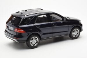 Mercedes M-Class W166 Tansanite Blau Metallic Minichamps 1:18 B66960065 Druckguss — Bild 3 von 8