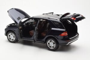 Mercedes M-Class W166 Tansanite Blau Metallic Minichamps 1:18 B66960065 Druckguss — Bild 5 von 8