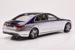 Mercedes Maybach S680 W223 Nautical Blau Cirrus Silber Almost Real 1:18 820125 Druckguss — Bild 3 von 8