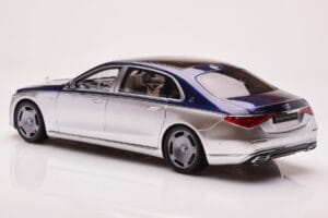 Mercedes Maybach S680 W223 Nautical Blau Cirrus Silber Almost Real 1:18 820125 Druckguss — Bild 7 von 8