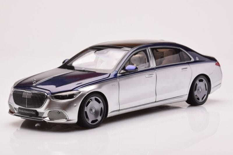 Mercedes Maybach S680 W223 Nautical Blau Cirrus Silber Almost Real 1:18 820125 Druckguss