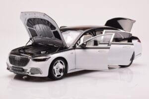 Mercedes Maybach S680 W223 Obsidian Schwarz Diamond Weiß Almost Real 1:18 820121 Druckguss — Bild 2 von 7