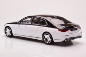 Mercedes Maybach S680 W223 Obsidian Schwarz Diamond Weiß Almost Real 1:18 820121 Druckguss — Bild 6 von 7