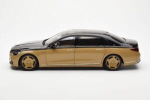 Mercedes Maybach S680 W223 Obsidian Schwarz Sand Almost Real 1:18 820124 Druckguss — Bild 4 von 7