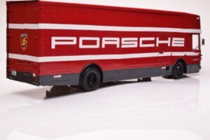 Mercedes O317 Porsche Transporter Rot CMR 1:18 CMR149 Druckguss — Bild 2 von 12