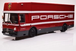 Mercedes O317 Porsche Transporter Rot CMR 1:18 CMR149 Druckguss