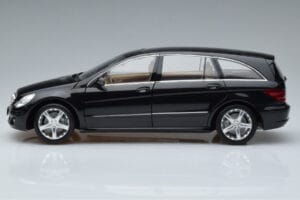 Mercedes R-Class W251 Obsidian Schwarz Minichamps 1:18 B66962325 Druckguss — Bild 4 von 7