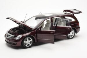 Mercedes R-Class W251 Rot Metallic Minichamps 1:18 150034602 Druckguss — Bild 2 von 8