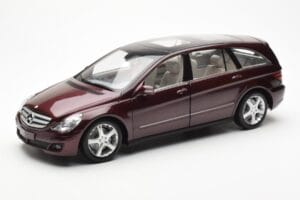 Mercedes R-Class W251 Rot Metallic Minichamps 1:18 150034602 Druckguss