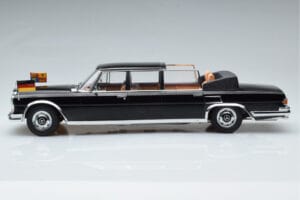 Mercedes 600 Pullman W100 Landaulet Queen Elizabeth II KK-Scale 1:18 KKDC181185 Druckguss — Bild 3 von 6