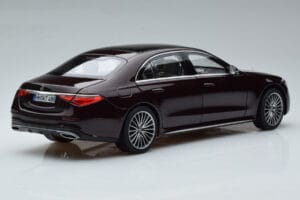 Mercedes S-Class W223 AMG Line Rot Norev 1:18 183804 Druckguss — Bild 3 von 8