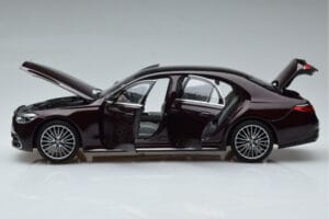 Mercedes S-Class W223 AMG Line Rot Norev 1:18 183804 Druckguss — Bild 4 von 8
