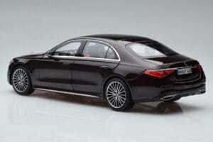 Mercedes S-Class W223 AMG Line Rot Norev 1:18 183804 Druckguss — Bild 7 von 8
