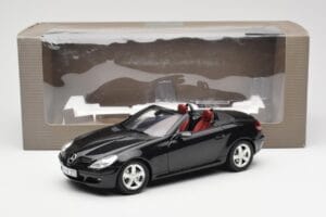 Mercedes SLK R171 Obsidian Schwarz Metallic Minichamps 1:18 B66962319 Druckguss — Bild 9 von 9