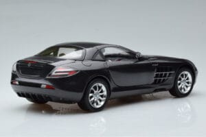 Mercedes SLR McLaren Schwarz CMC 1:18 M-045F Druckguss — Bild 3 von 10