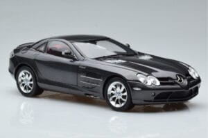Mercedes SLR McLaren Schwarz CMC 1:18 M-045F Druckguss — Bild 6 von 10