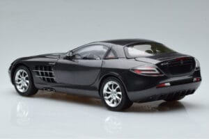 Mercedes SLR McLaren Schwarz CMC 1:18 M-045F Druckguss — Bild 7 von 10