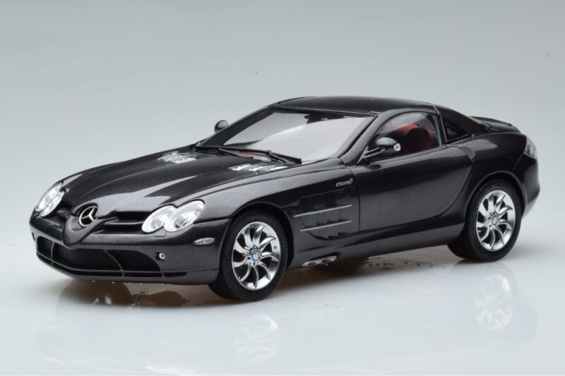Mercedes SLR McLaren Schwarz CMC 1:18 M-045F Druckguss