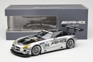 Mercedes SLS AMG GT3 #96 M. Hakkinen AMG Customer Sports 6 Hours of Zhuhai ILMC 2011 Minichamps 1:18 B66960197 Druckguss — Bild 6 von 6