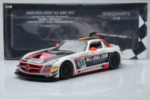 Mercedes SLS AMG GT3 Munnich Motorsport #38 M. Basseng / M. Winkelhock Champions FIA GT1 World Championship 2012 Minichamps 1 — Bild 6 von 6