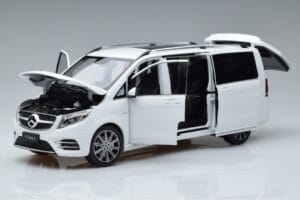 Mercedes V-Class W447 V260L Weiß OEM 1:18 QALCN89911149 Druckguss — Bild 2 von 8