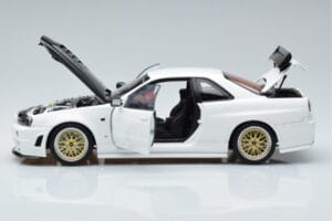 Nissan Skyline GT-R R34 Nismo Z-Tune Weiß MotorHelix 1:18 M83407 Druckguss — Bild 4 von 11
