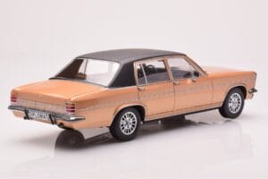 Opel Diplomat B Beige Metallic MCG 1:18 MCG18335 Druckguss — Bild 2 von 6