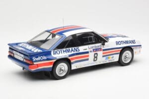 Opel Manta 400 Rothmans #8 J. McRae / I. Grindrod Lombard RAC Rally 1983 IXO 1:18 18RMC038A Druckguss — Bild 2 von 6