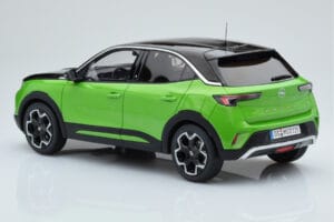 Opel Mokka-e GS Line Matcha Grün Otto 1:18 OT435 Resin — Bild 4 von 5