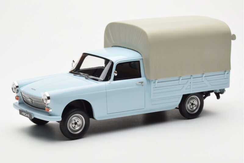 Peugeot 404 Pickup Bache Pastellblau Otto 1:18 OT1036 Resin