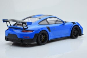 Porsche 911 GT2 RS 991.2 Weissach Package Blau Schwarze Magnesiumfelgen Minichamps 1:18 153068316 Druckguss — Bild 2 von 6