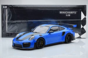 Porsche 911 GT2 RS 991.2 Weissach Package Blau Schwarze Magnesiumfelgen Minichamps 1:18 153068316 Druckguss — Bild 6 von 6
