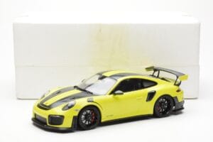 Porsche 911 991.2 GT2 RS Hellgrün Mit Schwarzen Magnesium-Felgen Minichamps 1:18 155068300 Druckguss — Bild 6 von 6