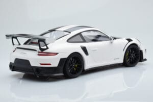Porsche 911 GT2 RS 991.2 Weissach Package Weiß Schwarze Magnesiumfelgen Minichamps 1:18 153068309 Druckguss — Bild 2 von 6