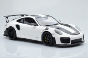Porsche 911 GT2 RS 991.2 Weissach Package Weiß Schwarze Magnesiumfelgen Minichamps 1:18 153068309 Druckguss — Bild 4 von 6