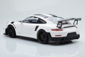 Porsche 911 GT2 RS 991.2 Weissach Package Weiß Schwarze Magnesiumfelgen Minichamps 1:18 153068309 Druckguss — Bild 5 von 6