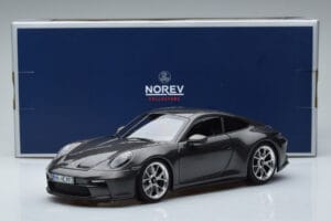 Porsche 911 992 GT3 Touring Package Grau Norev 1:18 187305 Druckguss — Bild 7 von 7