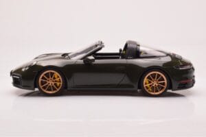 Porsche 911 992 Targa 4S Olivgrün GT Spirit 1:18 GT438 Resin — Bild 3 von 6