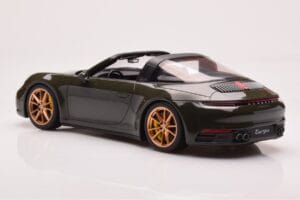 Porsche 911 992 Targa 4S Olivgrün GT Spirit 1:18 GT438 Resin — Bild 5 von 6