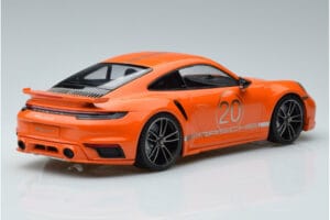Porsche 911 992 Turbo S China 20th Anniversary Orange Minichamps 1:18 155069171 Druckguss — Bild 2 von 6
