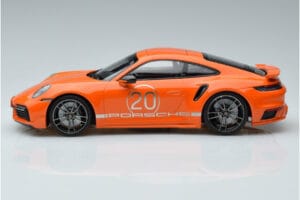 Porsche 911 992 Turbo S China 20th Anniversary Orange Minichamps 1:18 155069171 Druckguss — Bild 3 von 6
