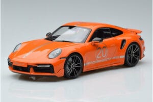 Porsche 911 992 Turbo S China 20th Anniversary Orange Minichamps 1:18 155069171 Druckguss